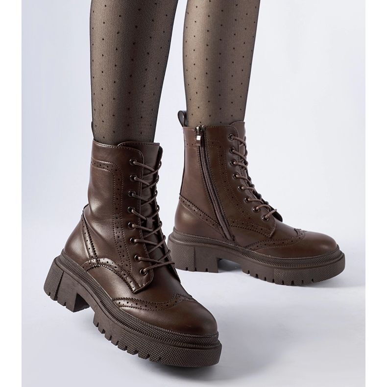 Hnědé kozačky zdobené prošíváním Nicla hnědý 1