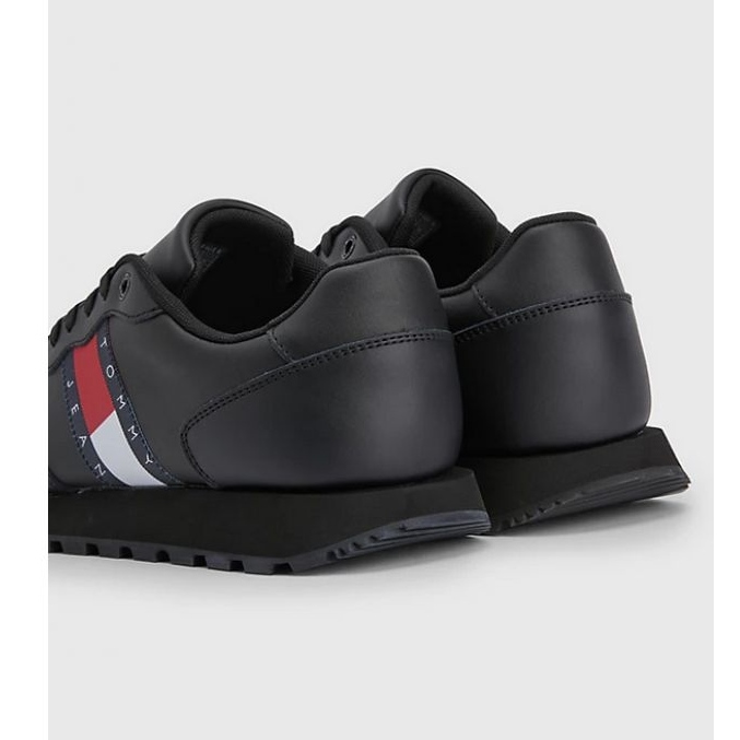 Boty Tommy Hilfiger Leather Runner Ess M EM0EM008980GK černý 1