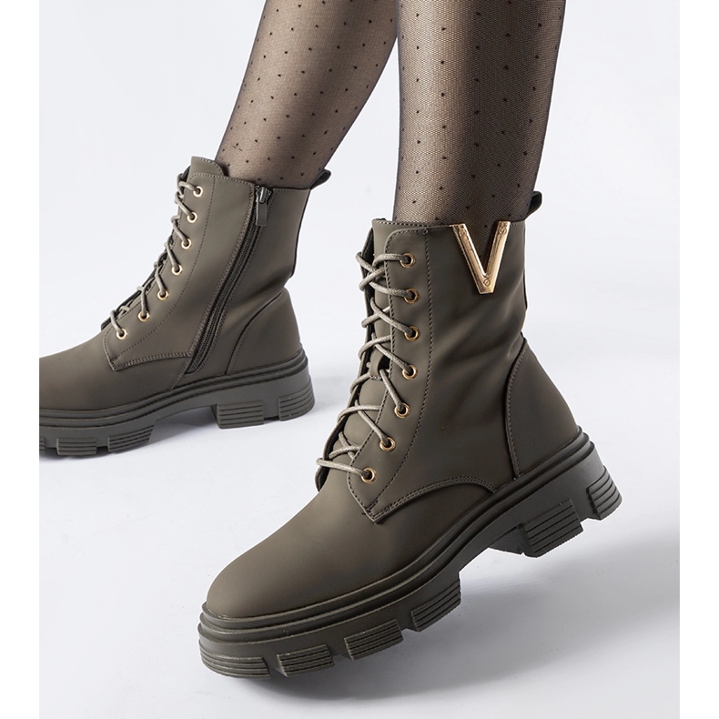 Tmavě zelené zateplené matné kotníkové boty Fru zelená 1