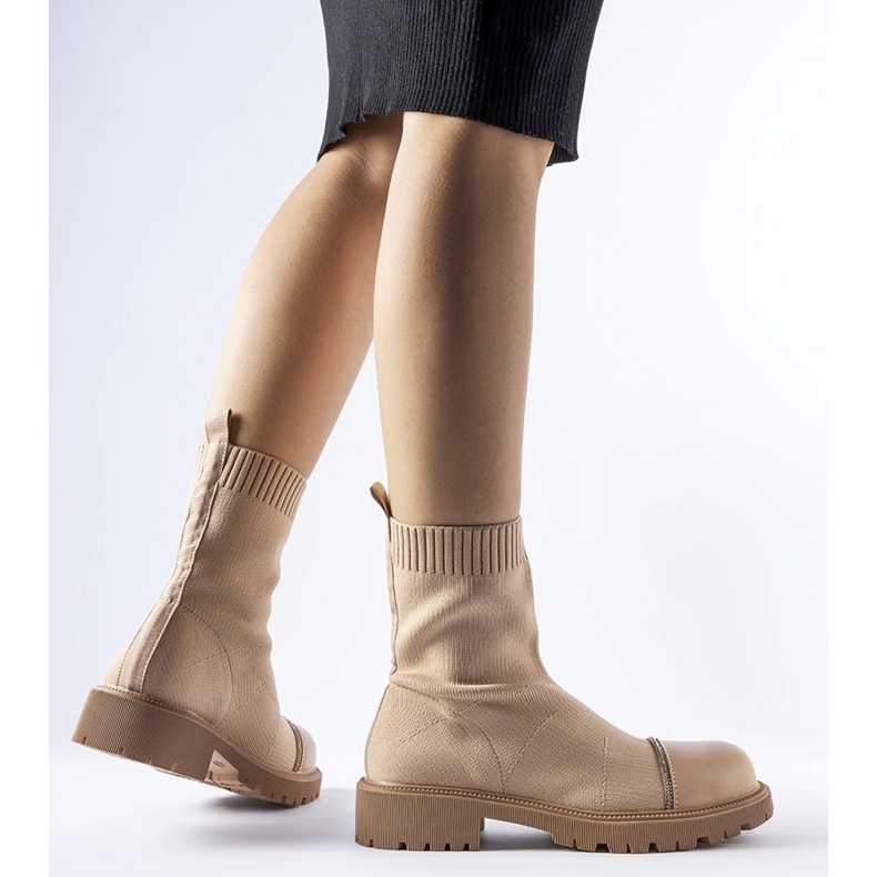 Hnědé ponožkové kotníkové boty s kamínky od Vail hnědý 1 Hnědé ponožkové kotníkové boty s kamínky od Vail hnědý 1