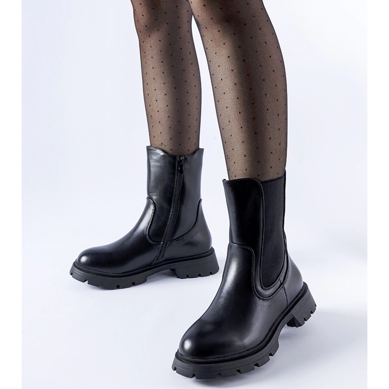 Černé zateplené klasické kotníkové boty Pleasanton černá 1