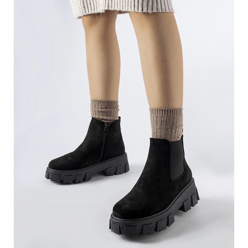 Černé nízké kozačky s masivní Willo podrážkou černá 1