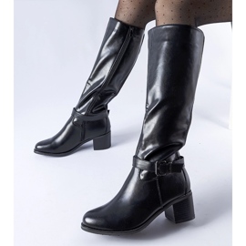 Černé kozačky s ozdobnou sponou Ernest černý 1