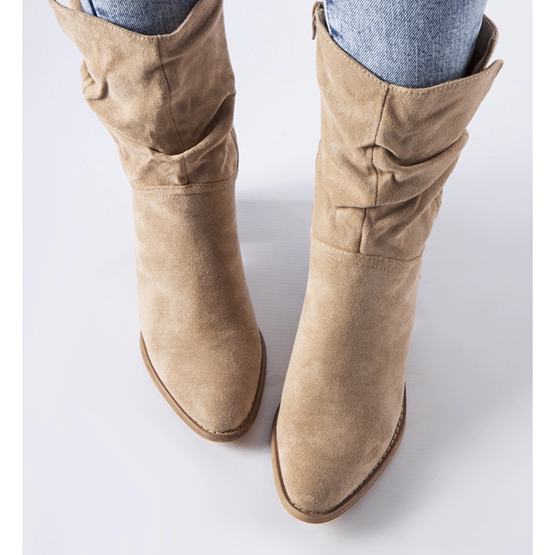 Béžové zateplené kovbojské boty od Filomeny béžový 1 Béžové zateplené kovbojské boty od Filomeny béžový 1