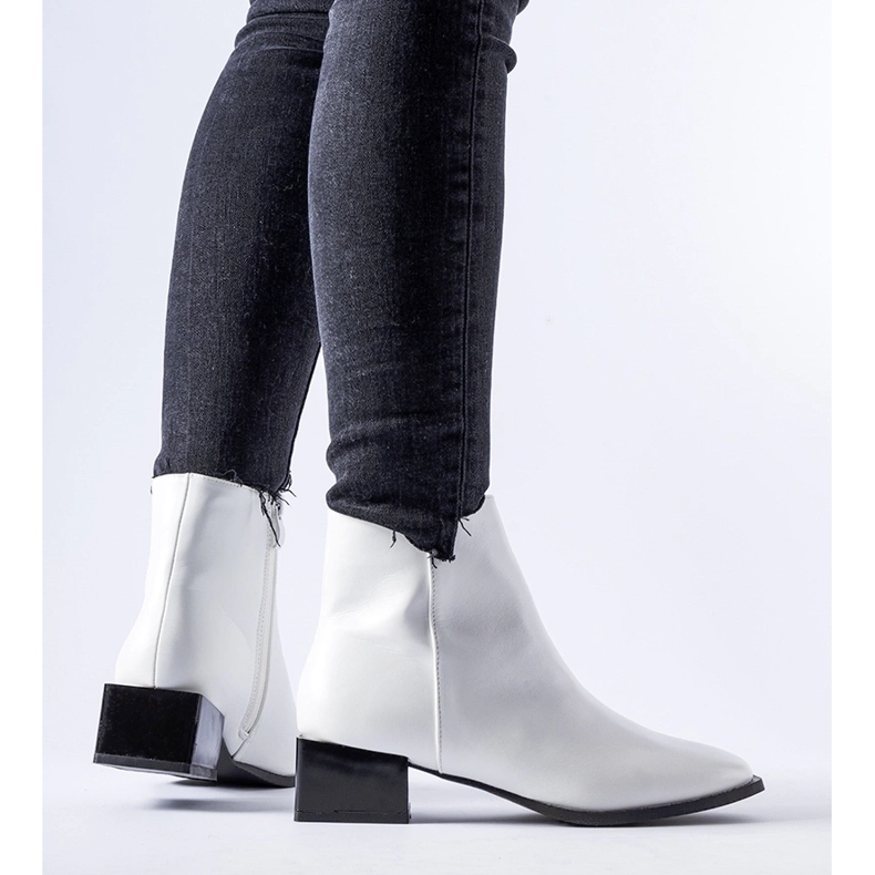 Bílé zateplené kozačky na hranatém podpatku Boris bílý 1