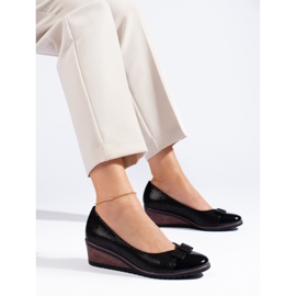 W. Potocki Černé dámské lodičky Potocki na nízkém klínku černá 1