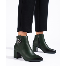 Elegantní klasické tmavě zelené kotníkové boty Daszyński na vysokém podpatku zelená 1