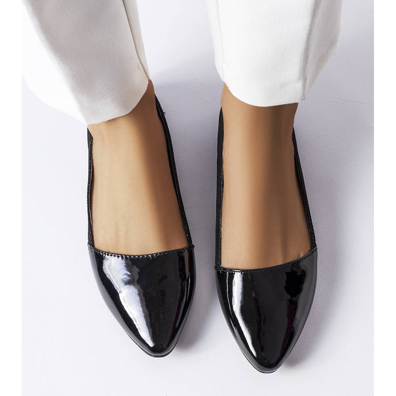 Černé elegantní balerínky značky Riel černý 1