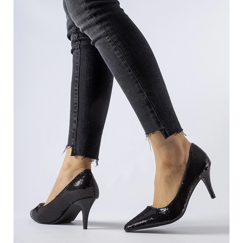 Černé flitrované lodičky na vysokém podpatku Ernesto černá 2 Černé flitrované lodičky na vysokém podpatku Ernesto černá 2