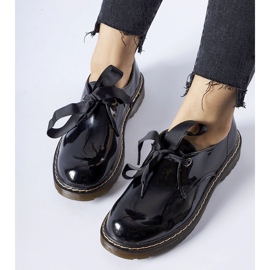 Černé lakované boty s mašlí Rodriguez černý 1