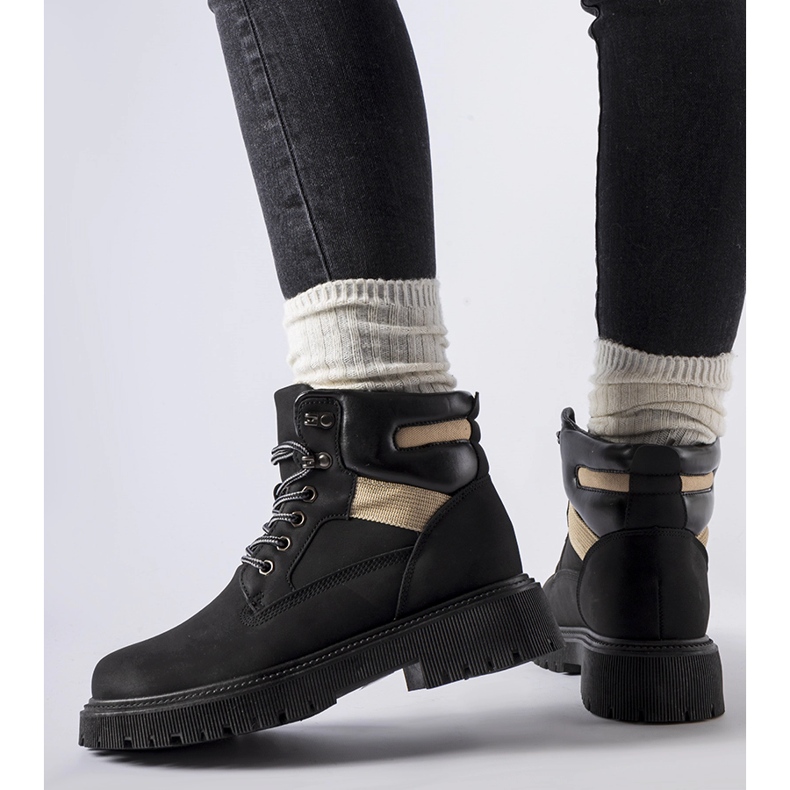 Černé zateplené boty Bloomfield černá 1