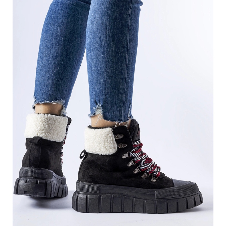 Černé zateplené tenisky na platformě Ottiol černá 1 Černé zateplené tenisky na platformě Ottiol černá 1