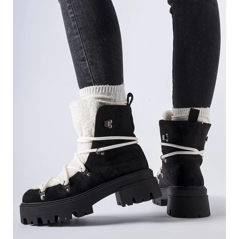 Černé dělnické boty s ozdobným jazykem z Perugie černá 1