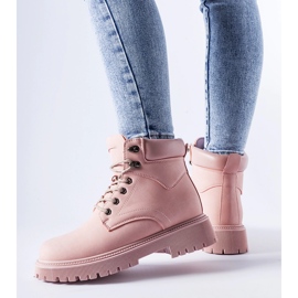 Světle růžové zateplené šněrovací dělnice Aranova růžový 1 Světle růžové zateplené šněrovací dělnice Aranova růžový 1