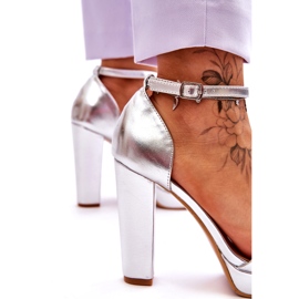 Stříbrné metalické sandály na vysokém podpatku stříbrný 1