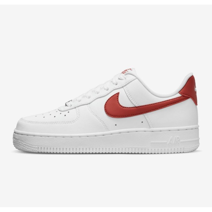 Boty Nike Air Force 1 '07 W DD8959-115 bílý 1