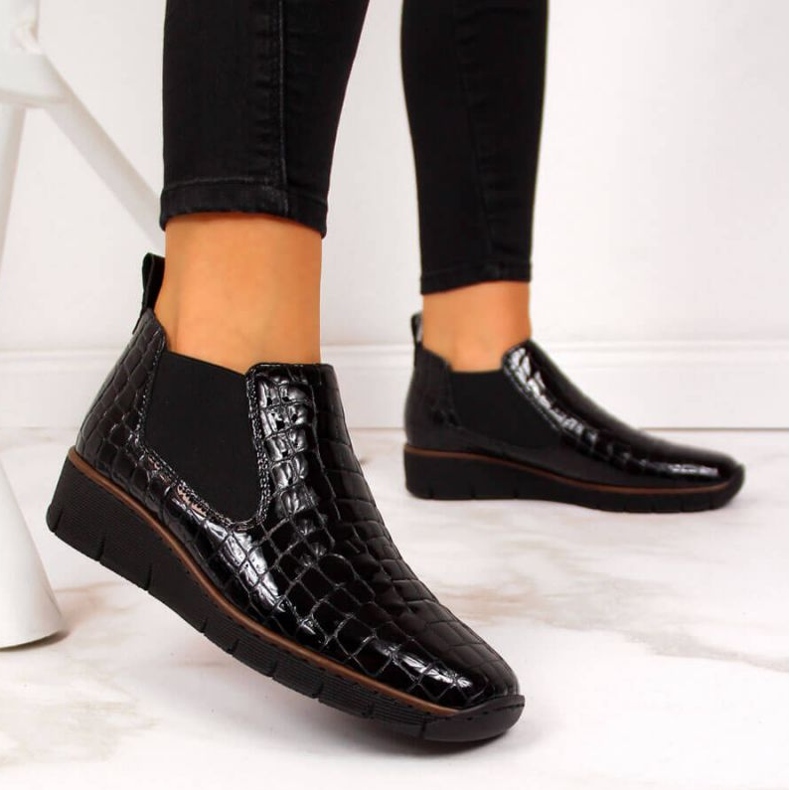 Černé kožené boty Rieker W R474 z hadí kůže 2