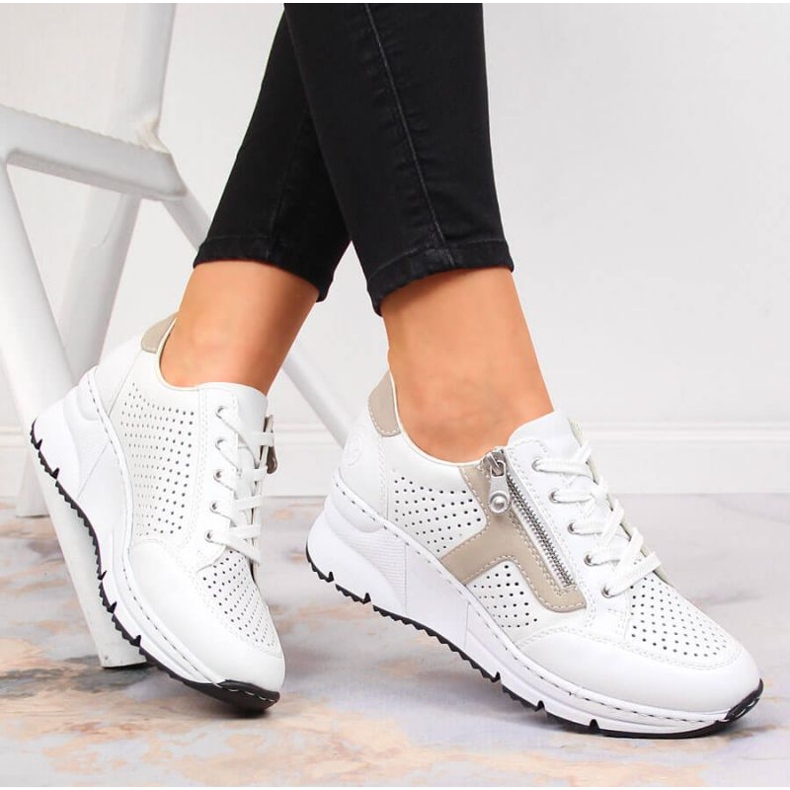 Bílé kožené boty na klínku Rieker W N6304-80 bílý 2