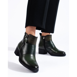 Tmavě zelené dámské kotníkové boty značky Vinceza zelená 1