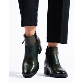 Tmavě zelené dámské kotníkové boty značky Vinceza zelená 2