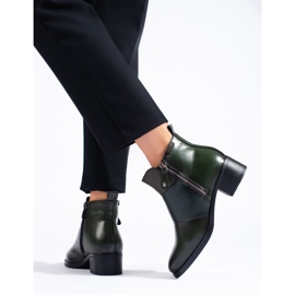 Tmavě zelené dámské kotníkové boty značky Vinceza zelená 3