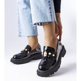 Černé lakované boty s perlami Serlait bílý 1