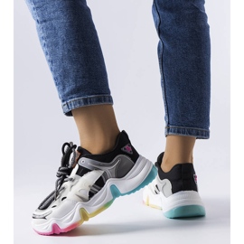 Černé tenisky ze směsových materiálů od Grondin černá 1