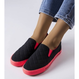 Černé prošívané slip-on tenisky od Balsamo černý 1