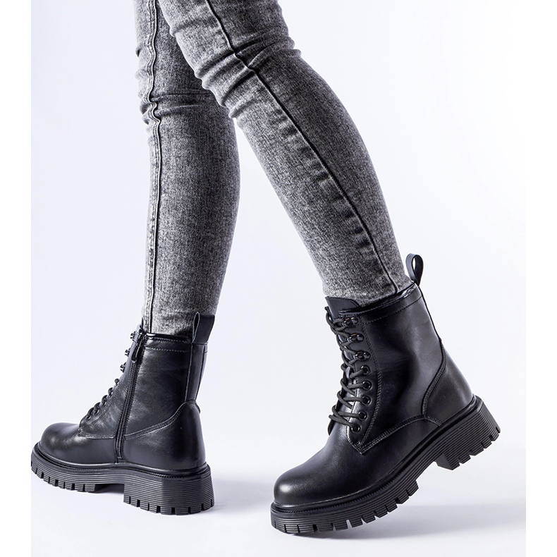 Černé zateplené boty Puyallup černý 1