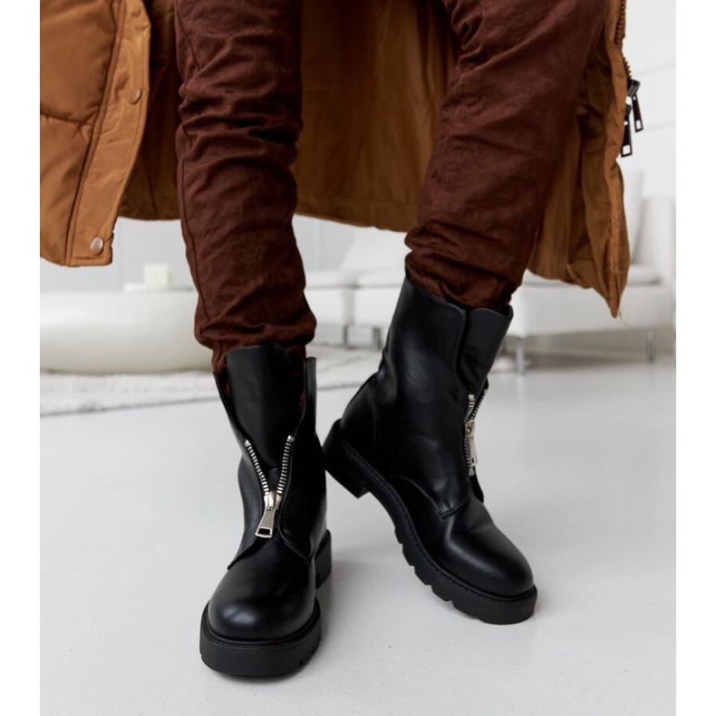 Černé zateplené kotníkové boty se zipem Oakdale černá 2