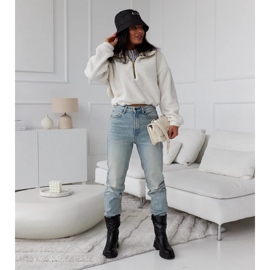 Černé zateplené kotníkové boty s prošíváním Malvaro černá 1