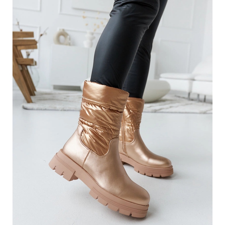 Kovové zateplené kotníkové boty s prošíváním Malvaro béžový 2