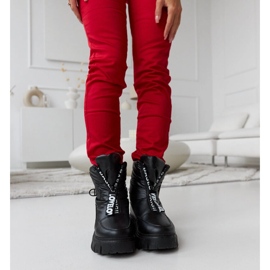 Černé zateplené sněhule s nápisy Eulalia černá 1 Černé zateplené sněhule s nápisy Eulalia černá 1