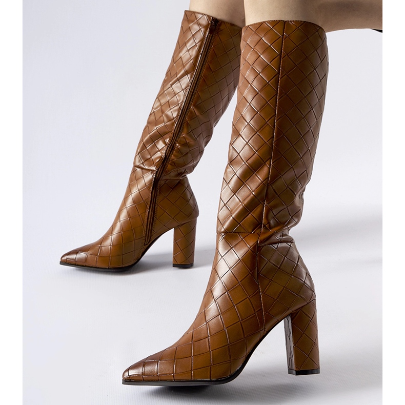 Hnědé kozačky zdobené prošíváním Brannon hnědý 1