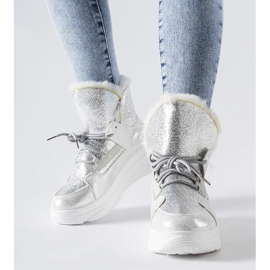 Bílé a stříbrné zateplené sněhule Stringer stříbro 1