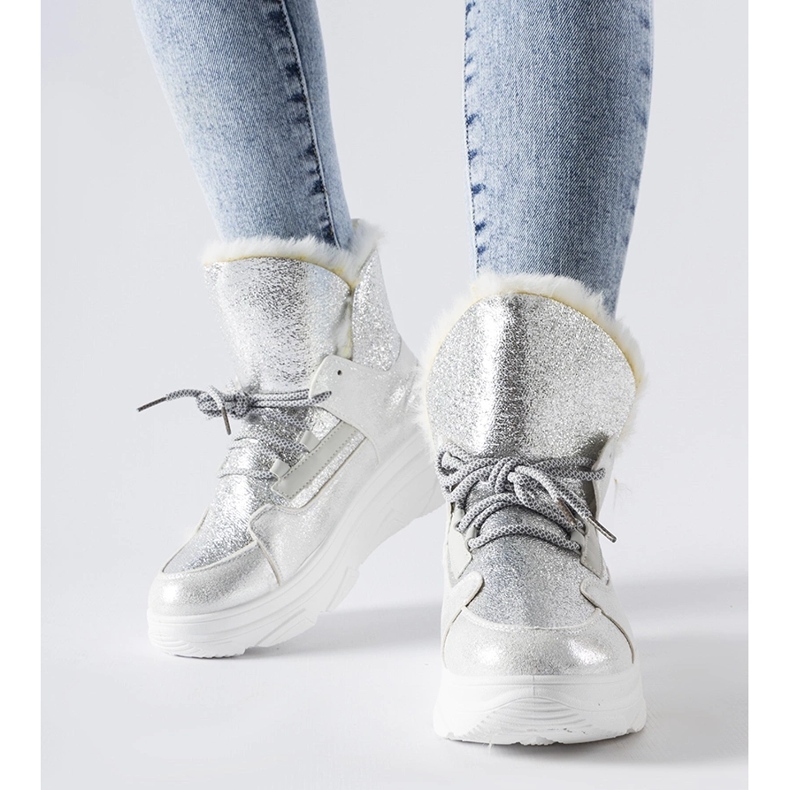 Bílé a stříbrné zateplené sněhule Stringer stříbrný 1