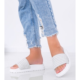 Trishiny bohatě zdobené bílé pantofle bílý 1