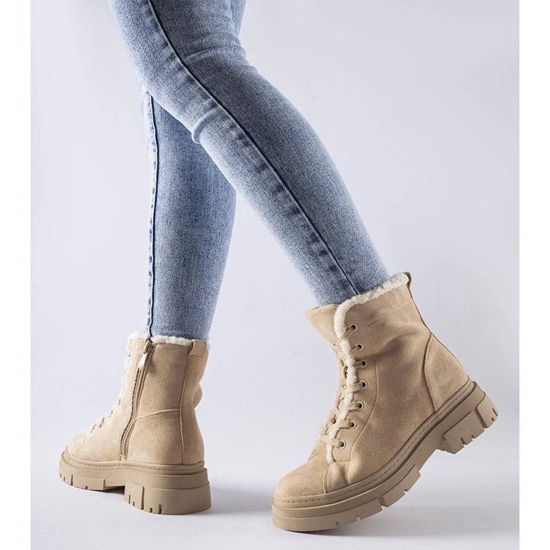 Béžové zateplené kotníkové boty z eko-semišu Chamblee béžový 1 Béžové zateplené kotníkové boty z eko-semišu Chamblee béžový 1