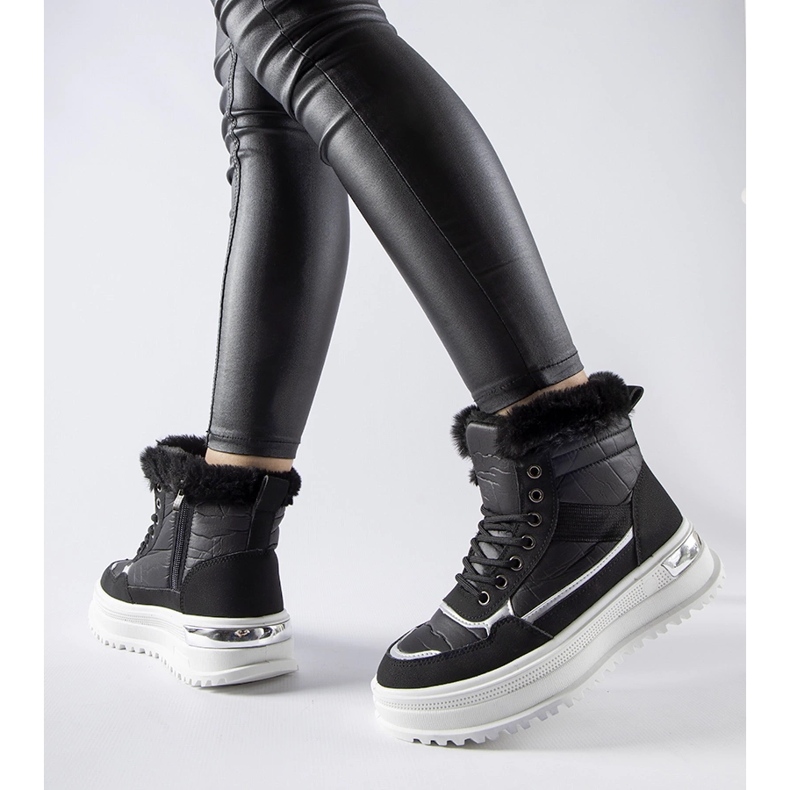 Černé sportovní sněhule Trieste s kožíškem černá 1