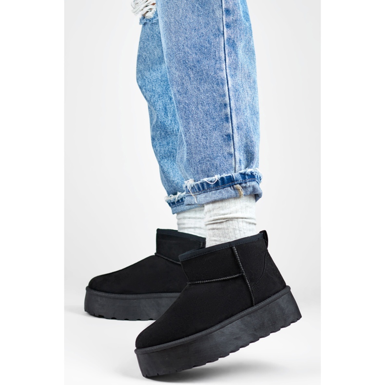 Černé sněhule se silnou podrážkou černý 2