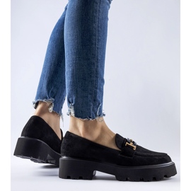 Černé mokasíny zdobené sponou Pisa černý 1