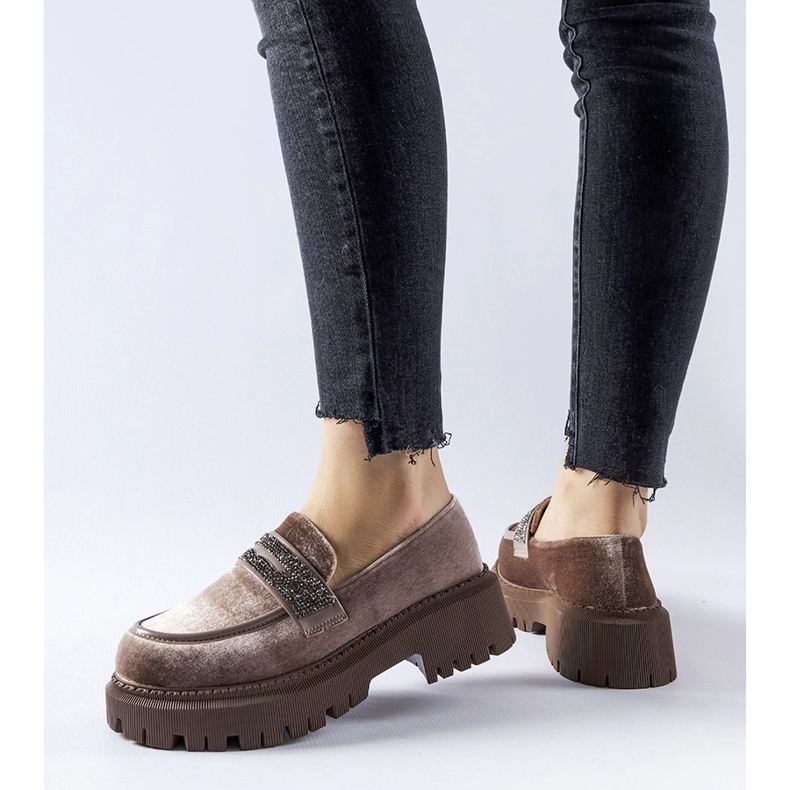 Hnědé mokasíny zdobené kamínky Longuelo béžový 1