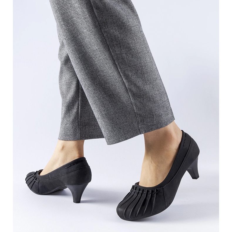 Černé volánové lodičky Santro černá 1