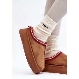 Hnědé pantofle Sylva se silnou podrážkou vyrobené z ekologického semiše hnědý 2