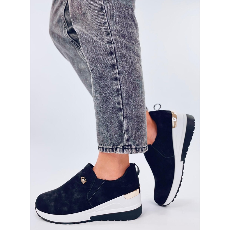 Černé boty na klínku Hense černá 1 Černé boty na klínku Hense černá 1