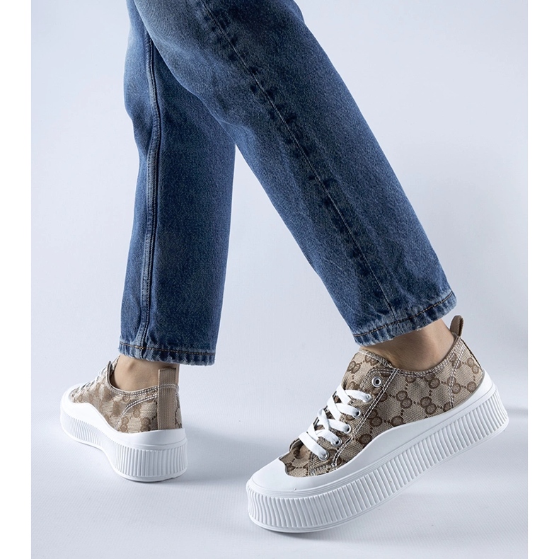 Hnědé tenisky zdobené monogramem Cavi béžový 1