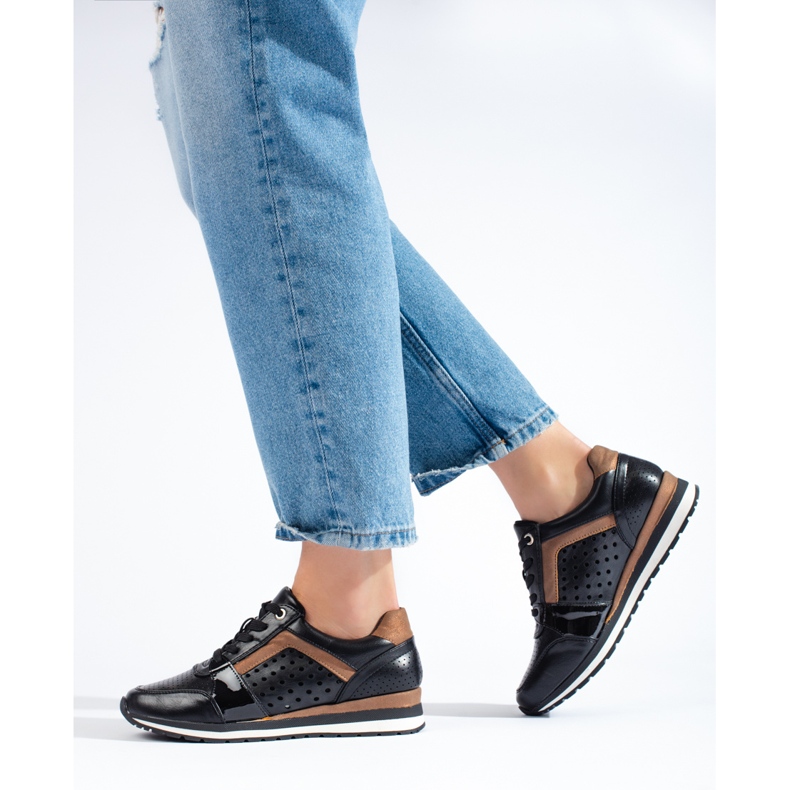 Černé prolamované dámské tenisky Daszyński černá 1