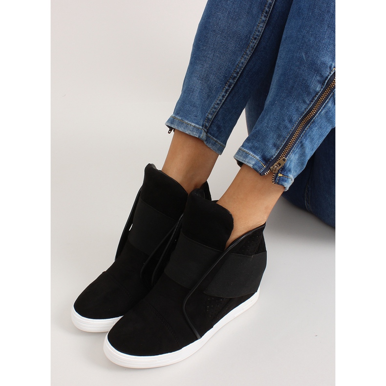 Tenisky s širokými černými gumami 2