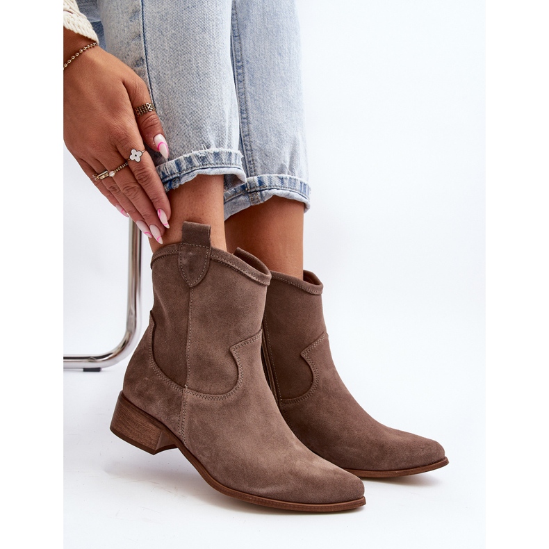 Zazoo 3329 Semišové kovbojské boty na nízkém podpatku tmavě béžová béžový 1 Zazoo 3329 Semišové kovbojské boty na nízkém podpatku tmavě béžová béžový 1