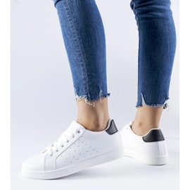 Bílé a černé tenisky Bourassa bílý 1 Bílé a černé tenisky Bourassa bílý 1